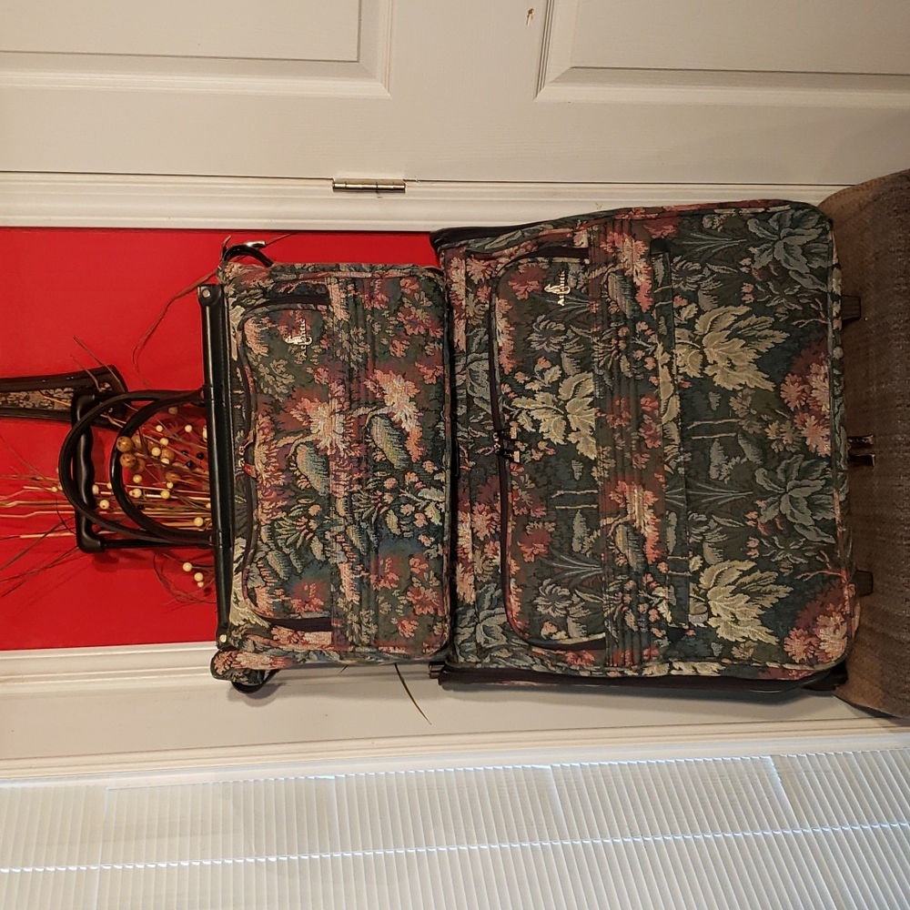 💘2PC ATLANTIC VINTAGE FLORAL TAPESTRY ROLLING & CARRY-ON LUGGAGE TRAVEL SET